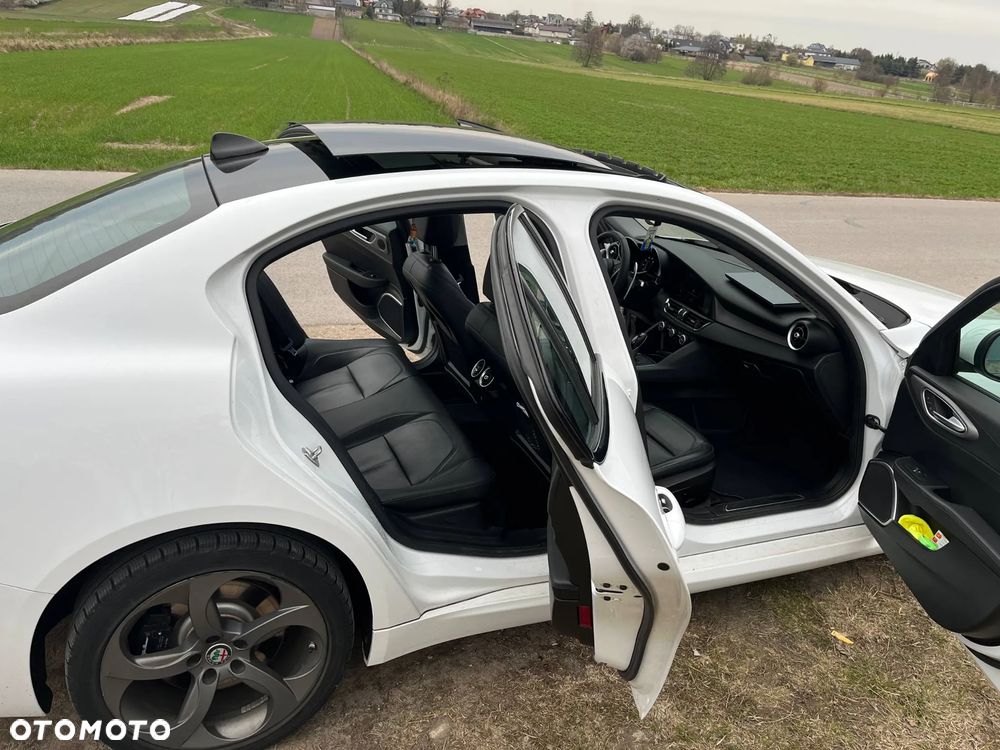 Alfa Romeo Giulia 2.0 Turbo Veloce - 17