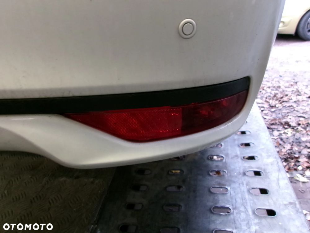 LAMPA TYŁ PRAWA LEWA PRZECIWMGIELNA TOYOTA AVENSIS T27 12-15 SEDAN - 2