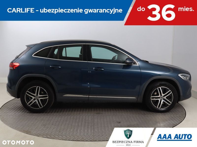 Mercedes-Benz GLA - 8