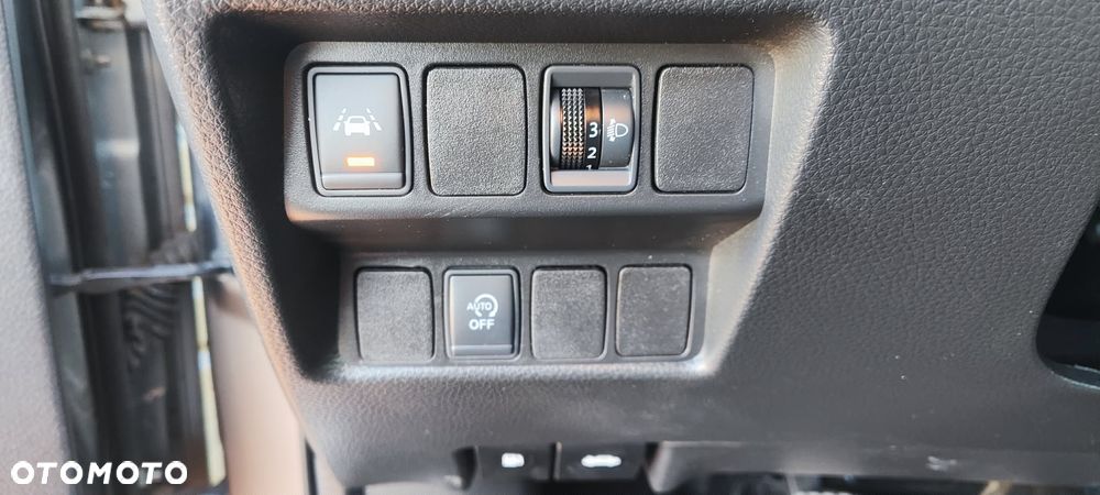 Nissan Qashqai 1.2 DIG-T N-Vision - 28