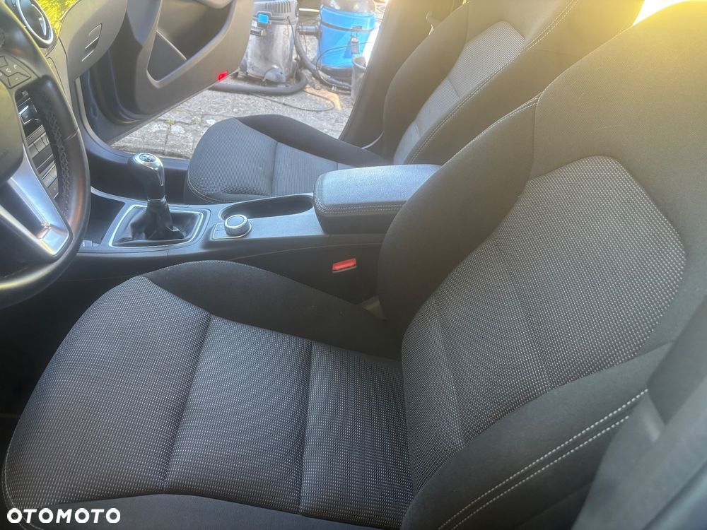 Mercedes-Benz Klasa B 180 (BlueEFFICIENCY) - 21