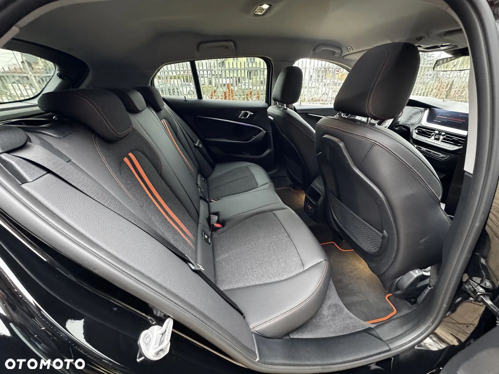 BMW Seria 1 118i Sport Line - 19