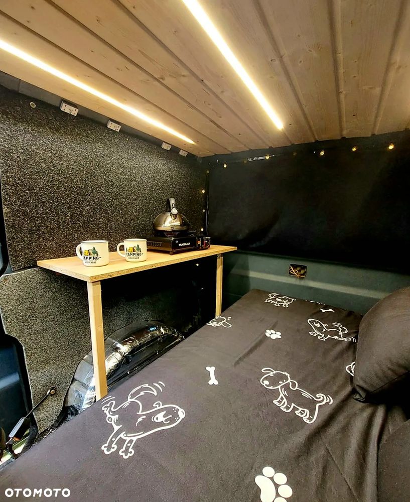 Volkswagen Caravelle GL - 32