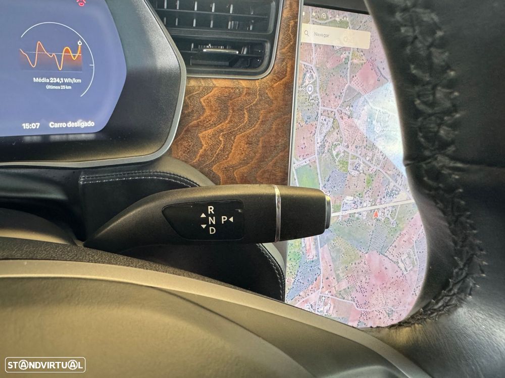 Tesla Model X - 20