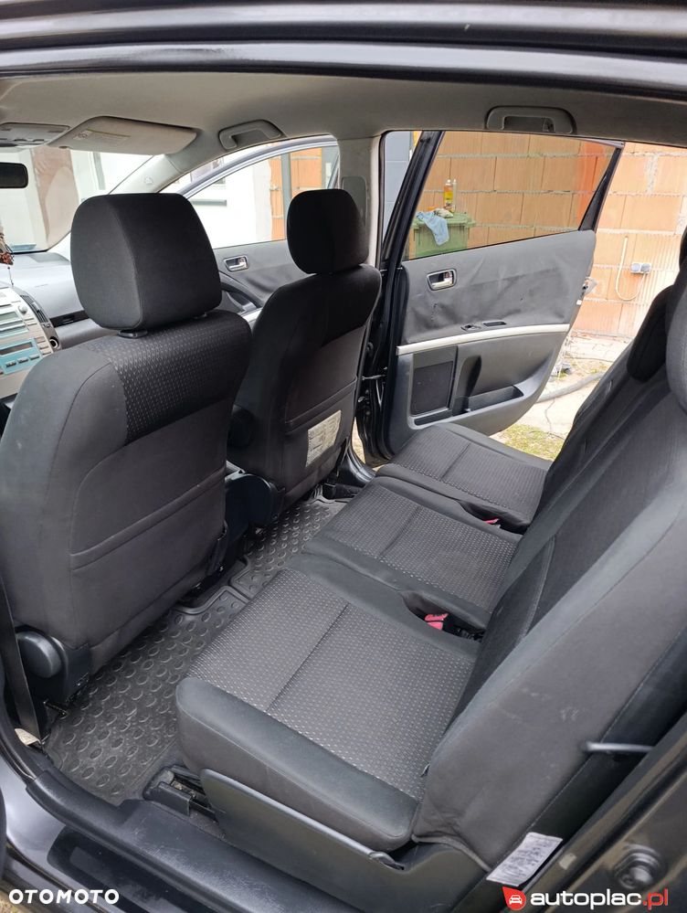 Toyota Corolla Verso 1.8 Sol + - 9