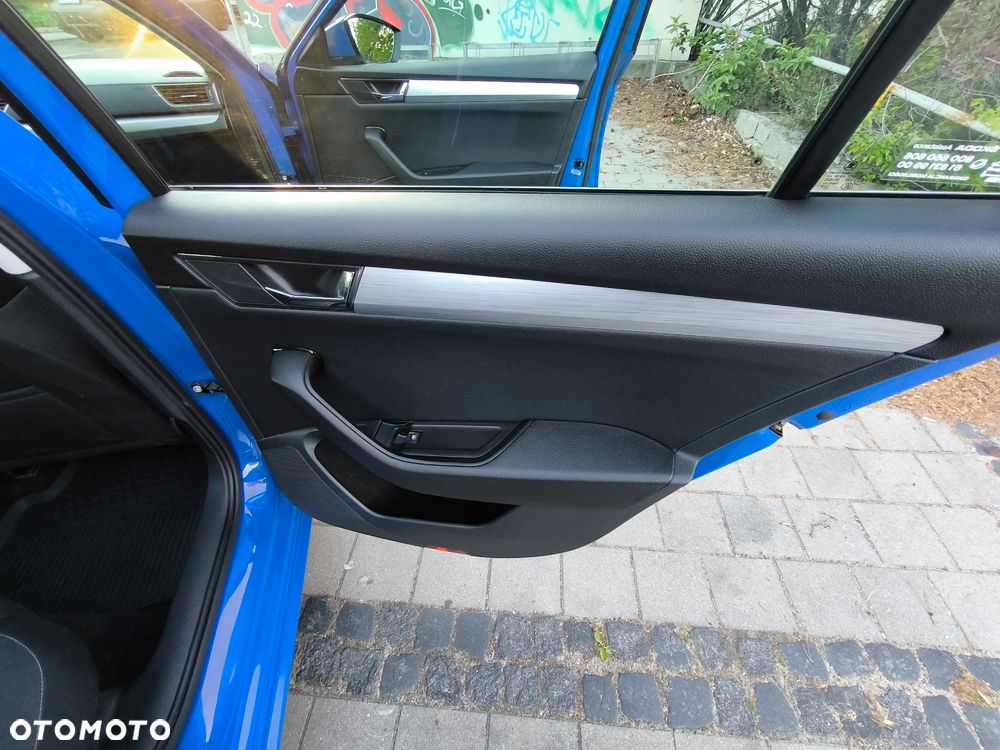 Skoda Superb 2.0 TDI SCR Ambition DSG - 23