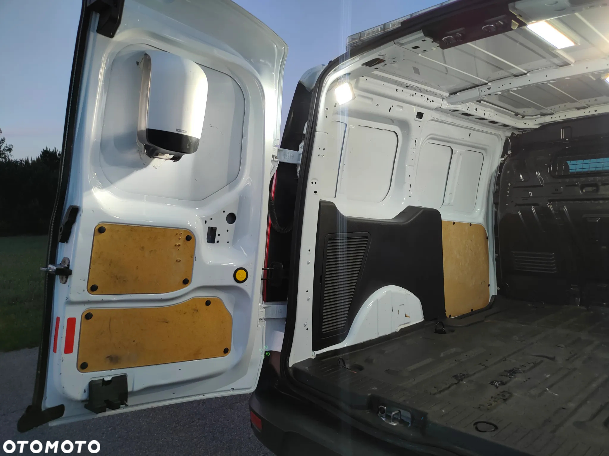 Ford Connect - 23