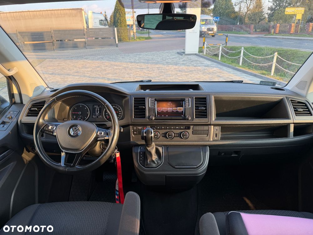 Volkswagen Multivan - 16