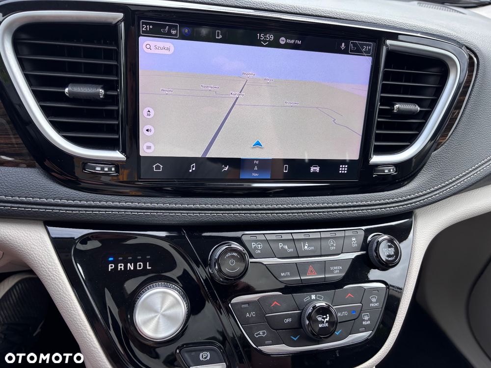 Chrysler Pacifica - 30