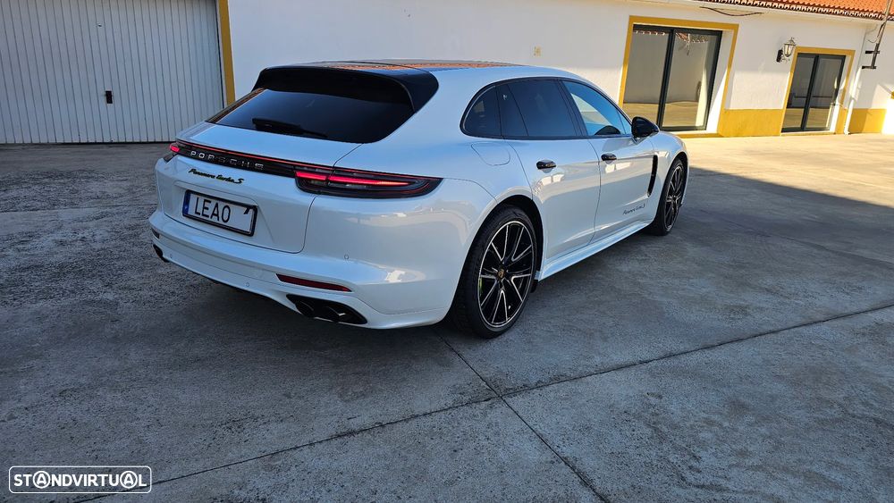 Porsche Panamera Sport Turismo - 3