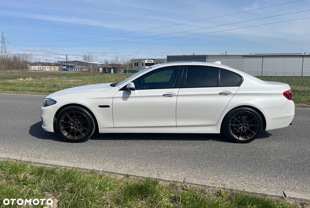 BMW Seria 5 528i - 2