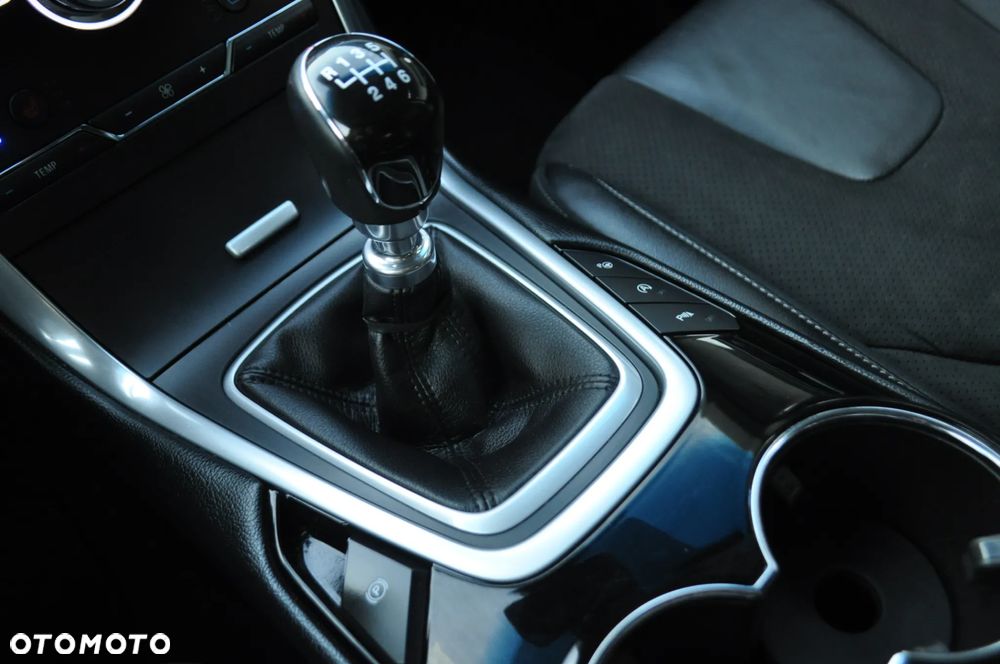 Ford Edge 2.0 TDCi 4x4 ST-LINE - 22