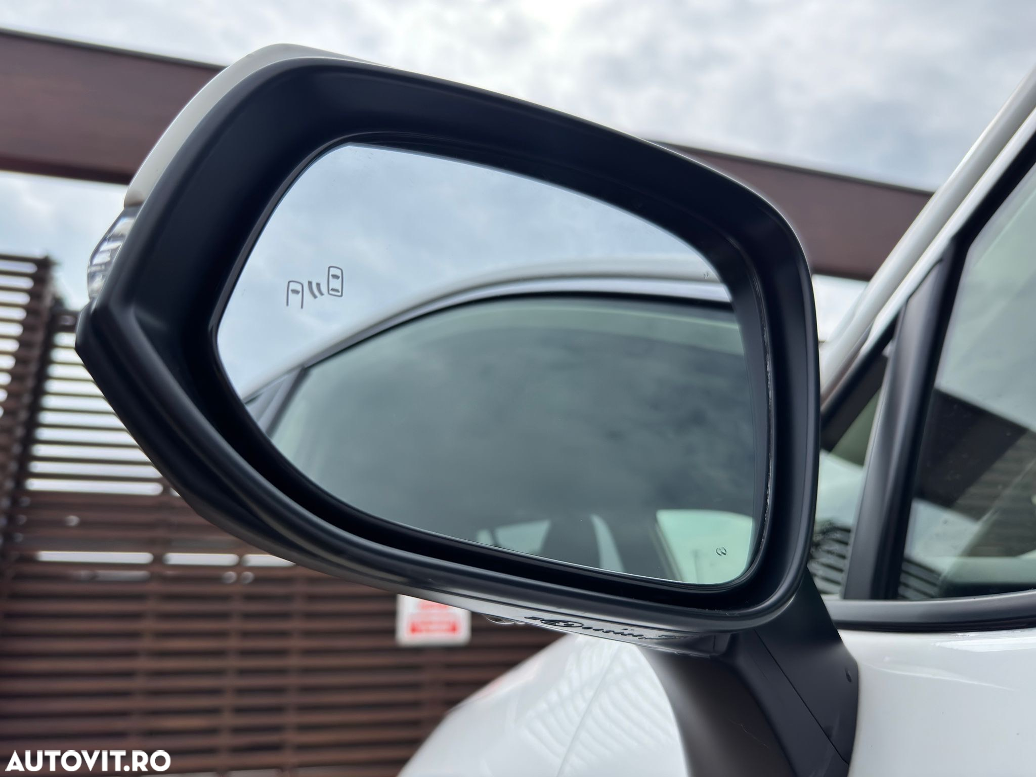 Toyota RAV4 2.5 Hybrid VVT-iE 4x4 Luxury Premium - 18