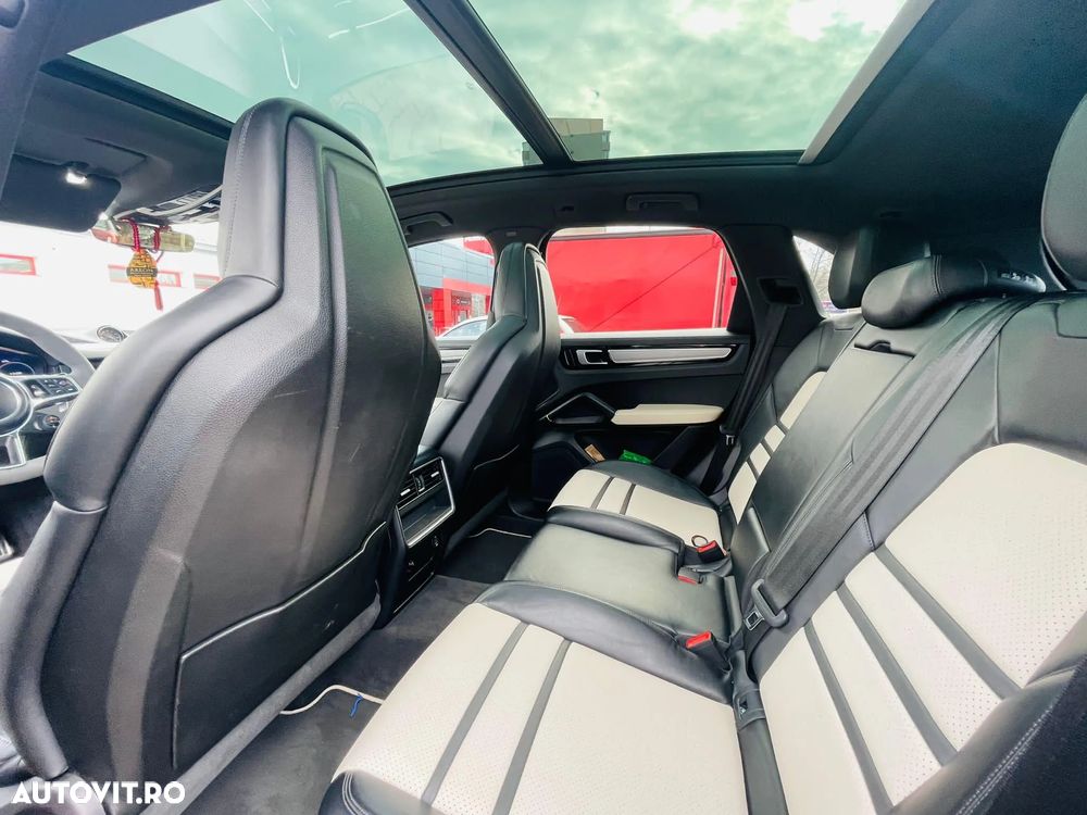 Porsche Cayenne - 15