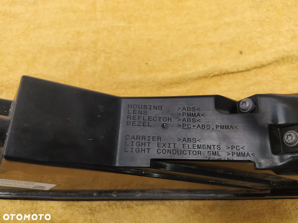 PORSCHE TAYCAN 9JA 19- LAMPA TYŁ TYLNA LED PRAWA LEWA BLENDA ŚRODKOWA W KLAPĘ BAGAŻNIKA BASE USA KOMPLET ORYGINAŁ - 23