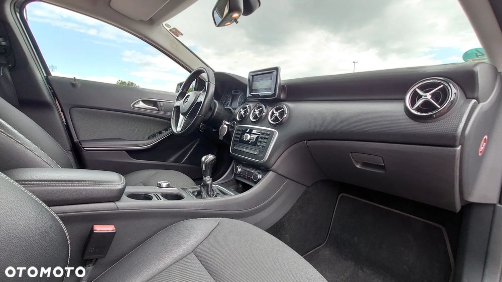 Mercedes-Benz Klasa A 180 (BlueEFFICIENCY) - 24