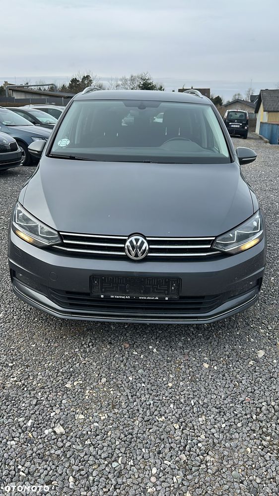 Volkswagen Touran - 4