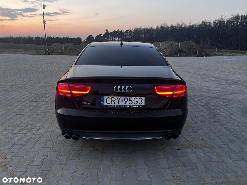 Audi S8 - 5