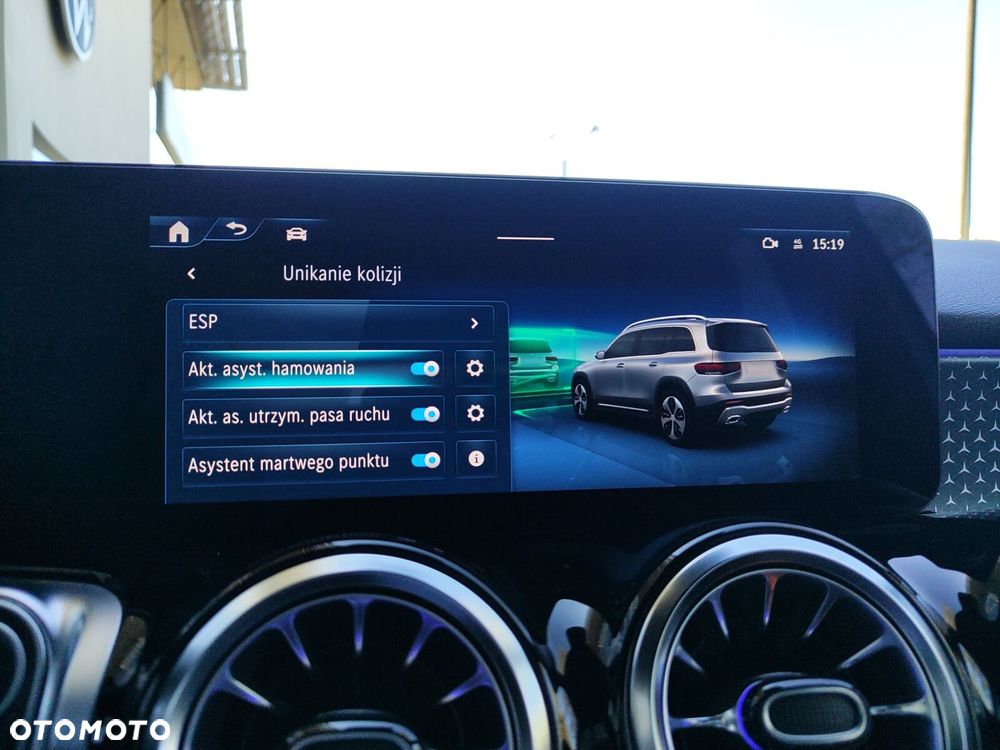 Mercedes-Benz GLB - 32