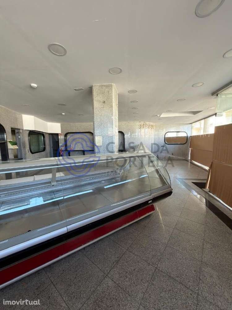 Loja com elevado potencial de negócio em localização privilegiada - Grande imagem: 4/19