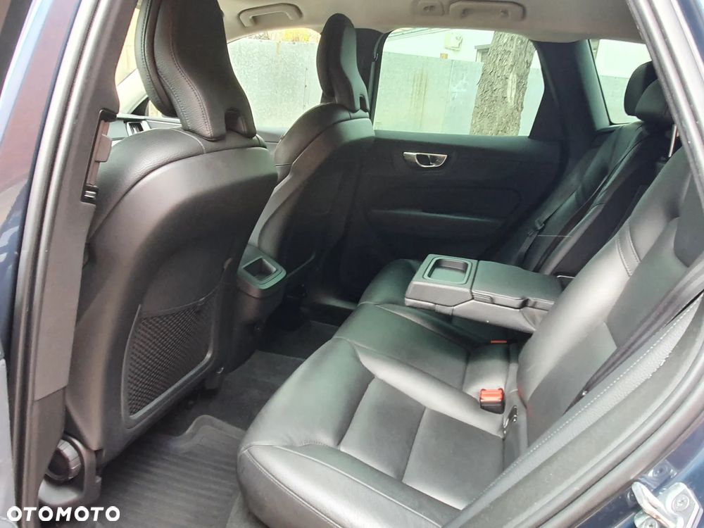 Volvo XC 60 B4 B Geartronic Momentum Pro - 14