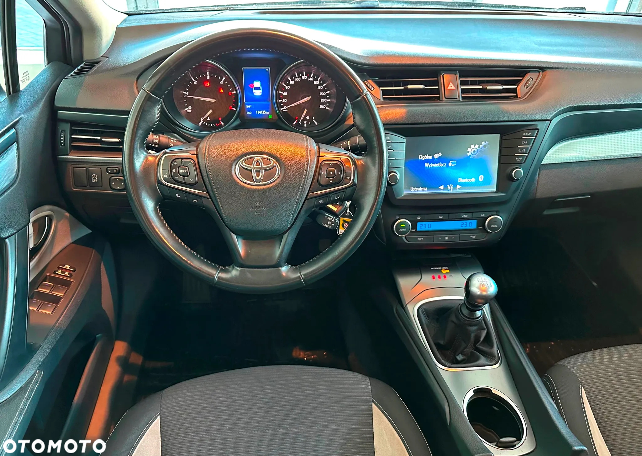 Toyota Avensis 2.0 D-4D Premium - 11