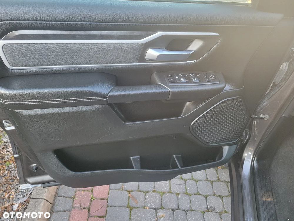 RAM 1500 Crew Cab Shortbed Bighorn - 27