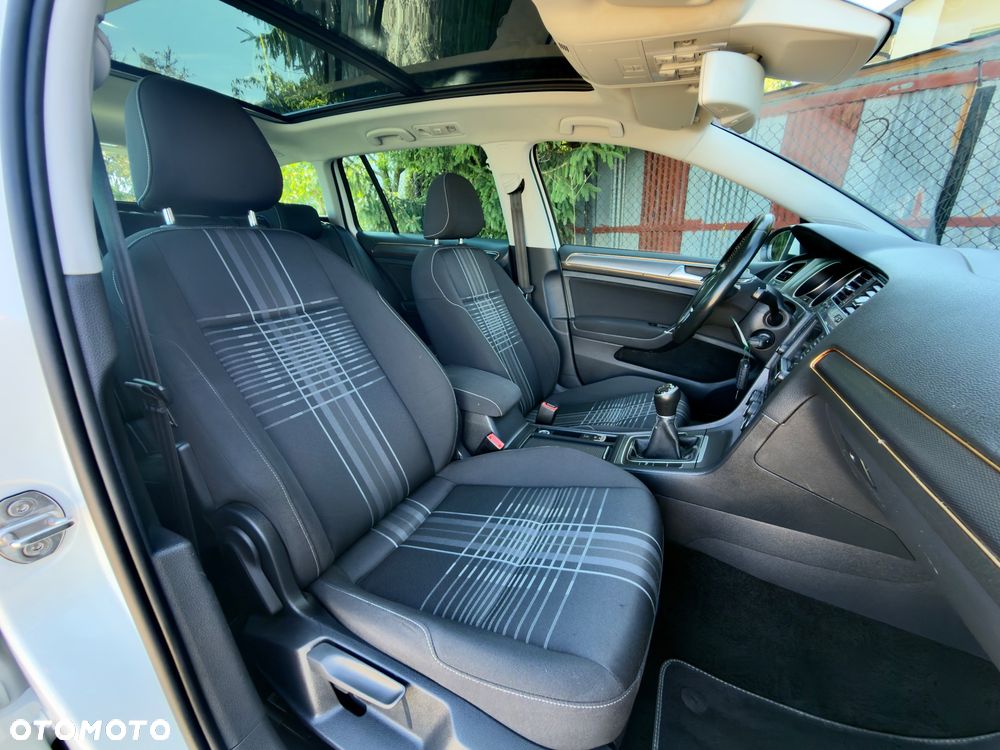 Volkswagen Golf 2.0 TDI BlueMotion Technology Lounge - 27
