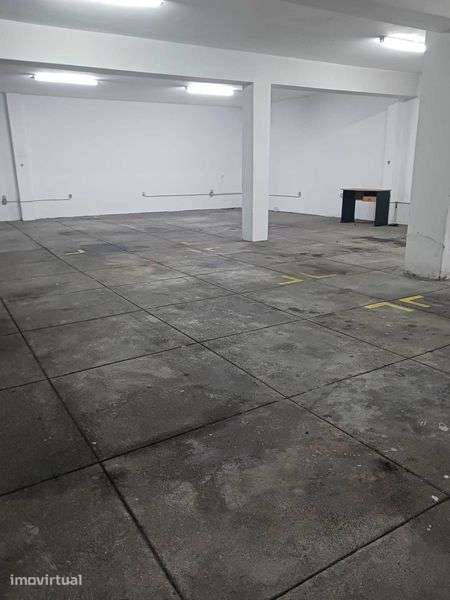Arrenda Armazém com 220m² com escritório - Grande imagem: 2/7