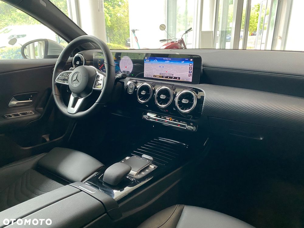 Mercedes-Benz Klasa A 180 Progressive 7G-DCT - 20