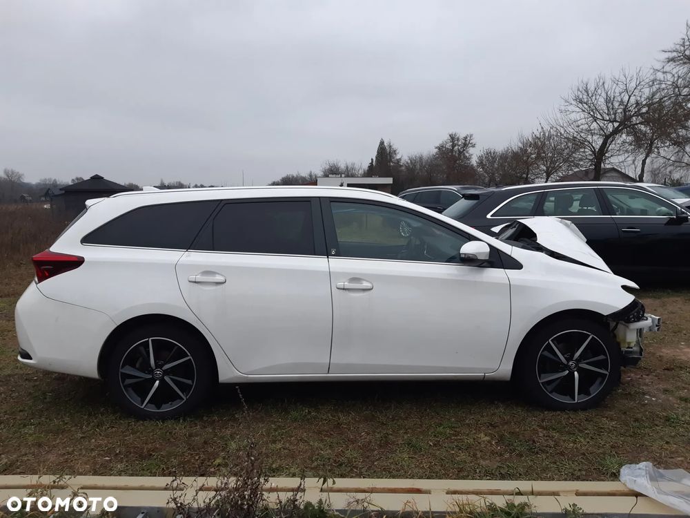 Toyota Auris 1.2 Turbo Touring Sports Comfort - 3