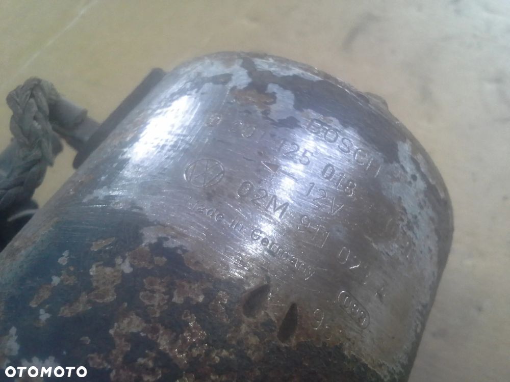 Volkswagen Bora 1.9 TDi rozrusznik Bosch 0001125018 - 5