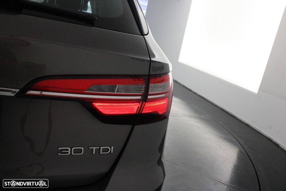 Audi A4 Avant 30 TDI S tronic — fotografia 40