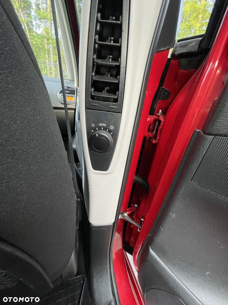 Citroën C4 Grand Picasso 2.0 HDi FAP ESG6 Style - 27