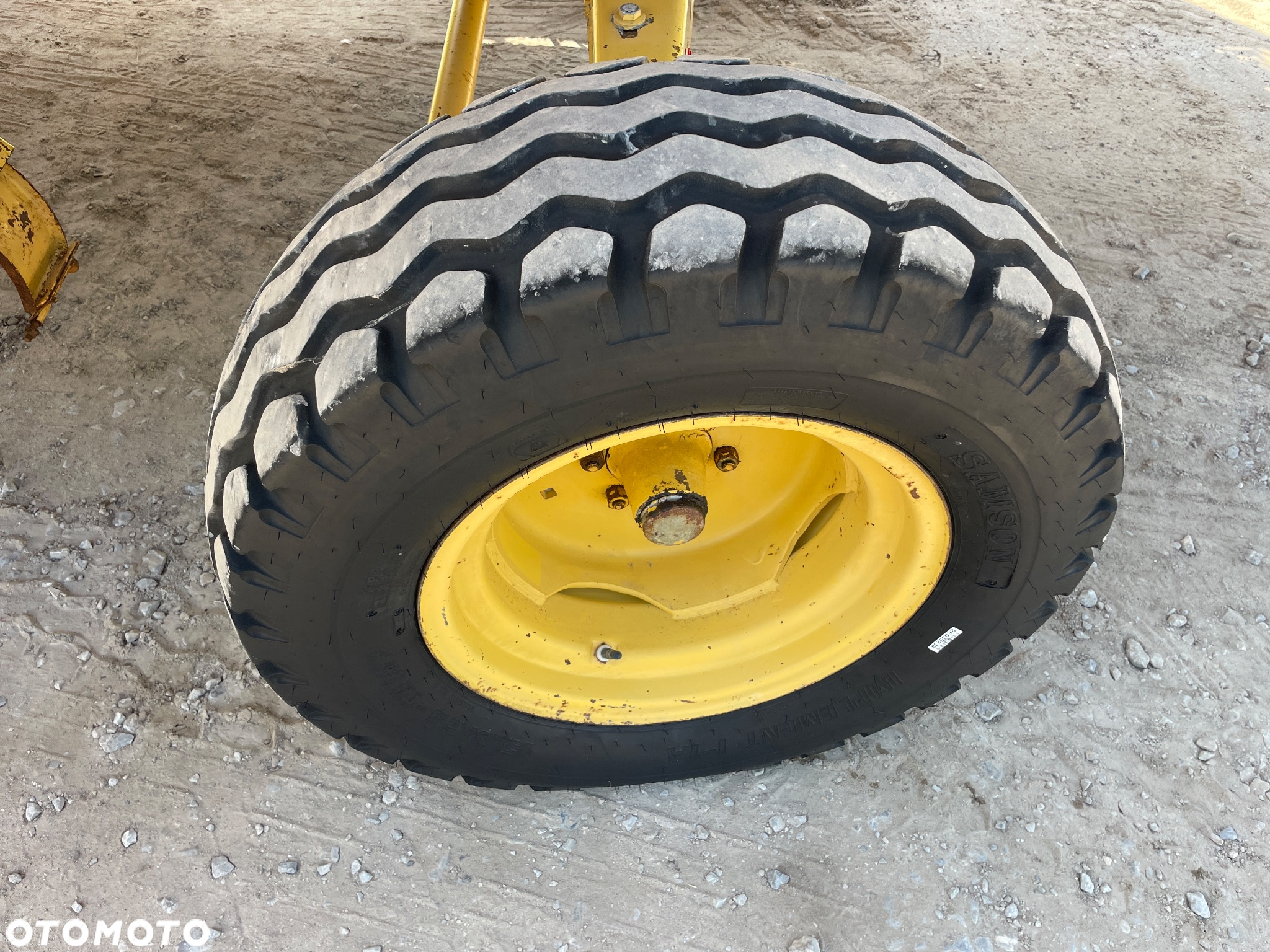 New Holland TX 32 - 18