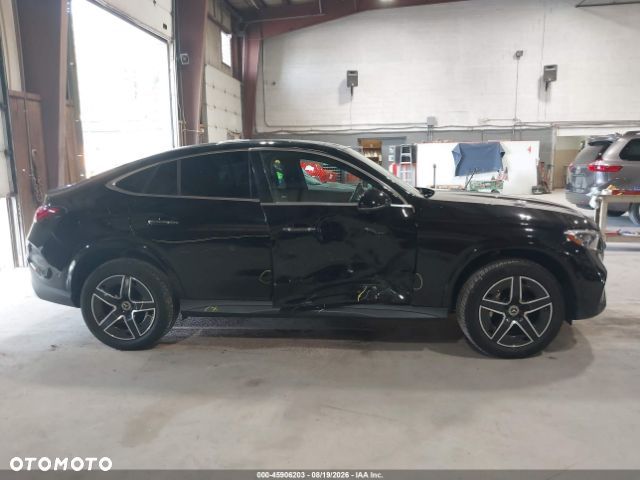 Mercedes-Benz GLC 300 4Matic 9G-TRONIC AMG Line Advanced - 12