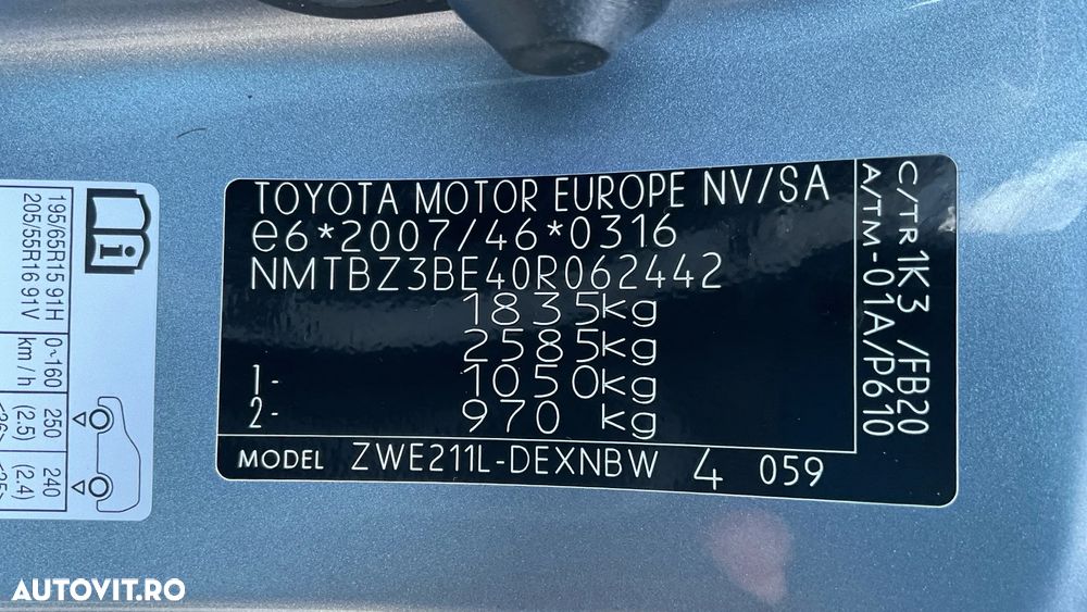 Toyota Corolla Sedan 1.8 HSD Business - 32