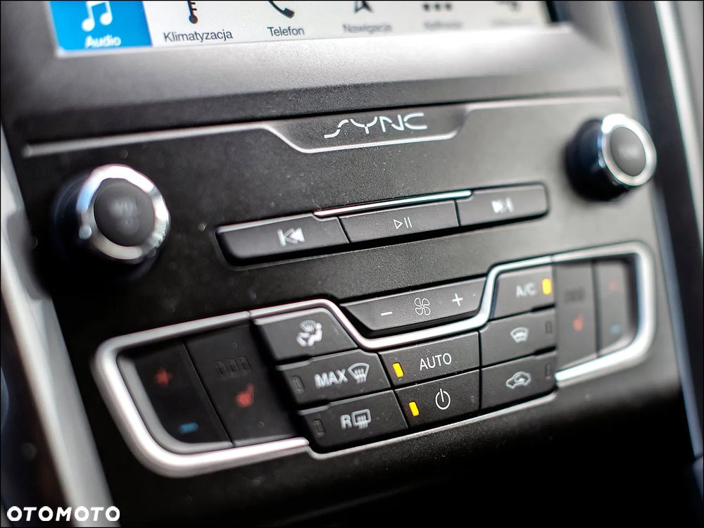 Ford Mondeo - 28