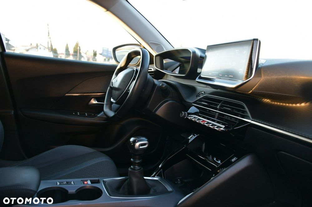 Peugeot 2008 1.2 PureTech Allure Pack S&S - 20