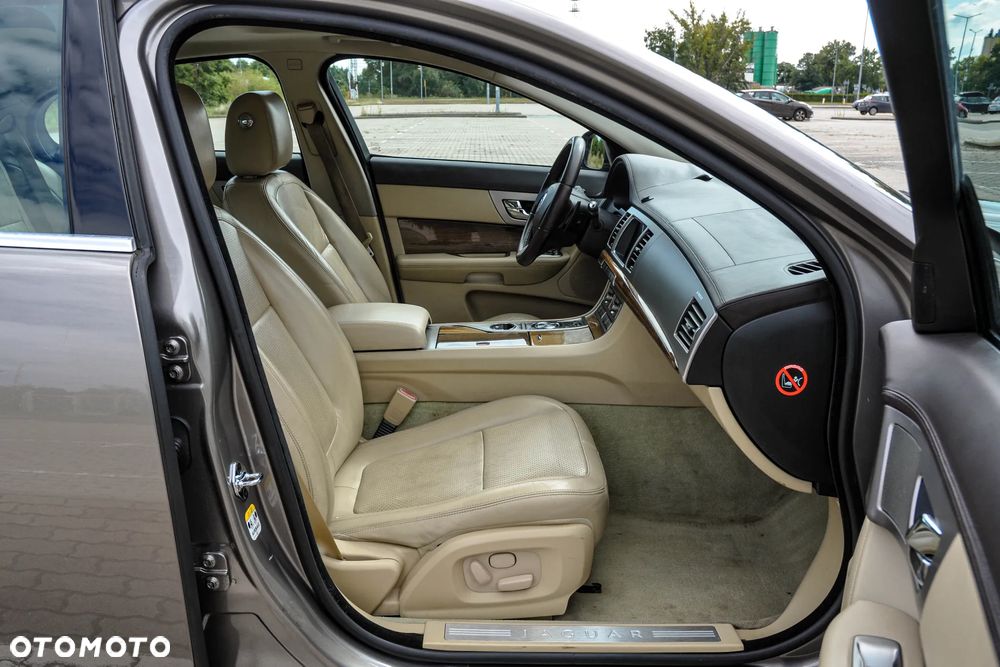 Jaguar XF 3.0 V6 D S Premium Luxury - 12
