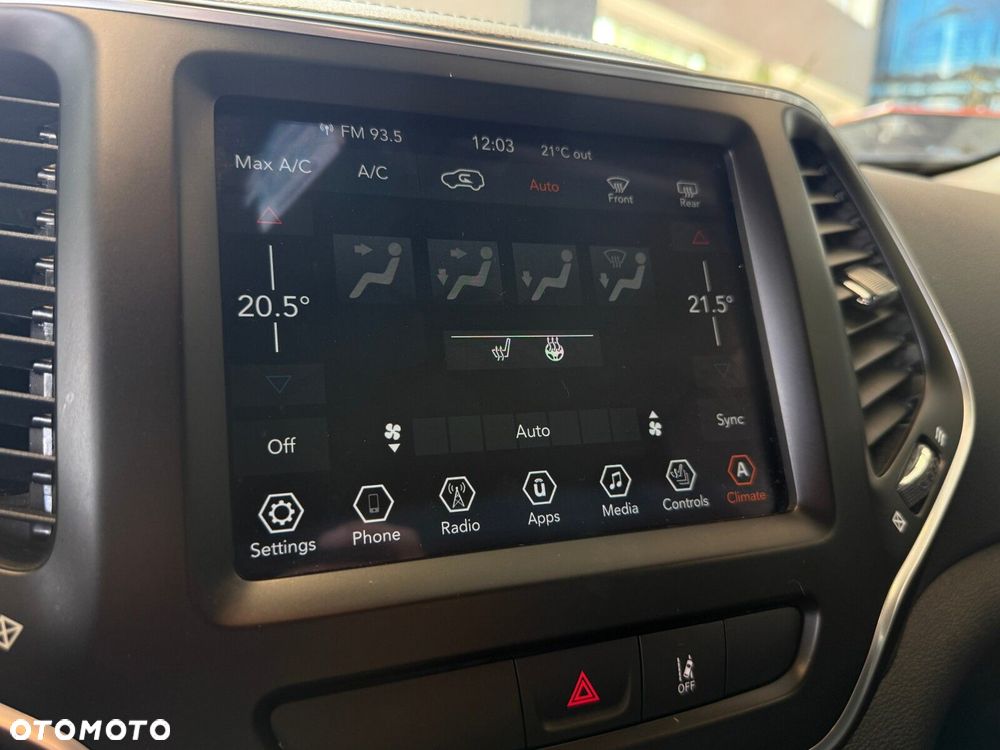 Jeep Cherokee - 24