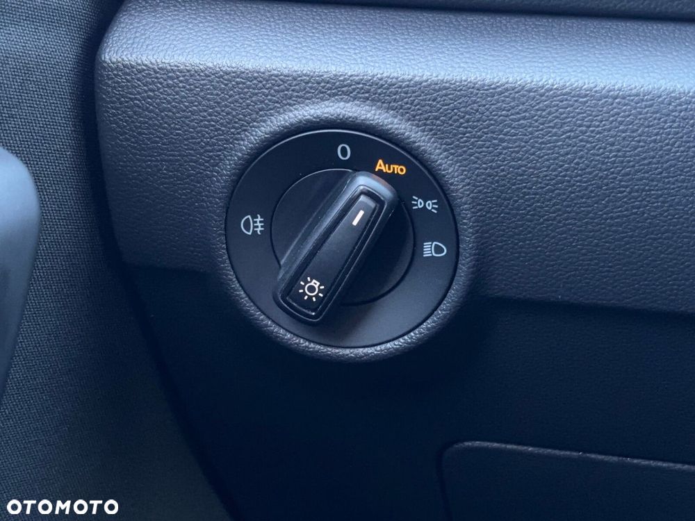 Volkswagen T-Roc - 16