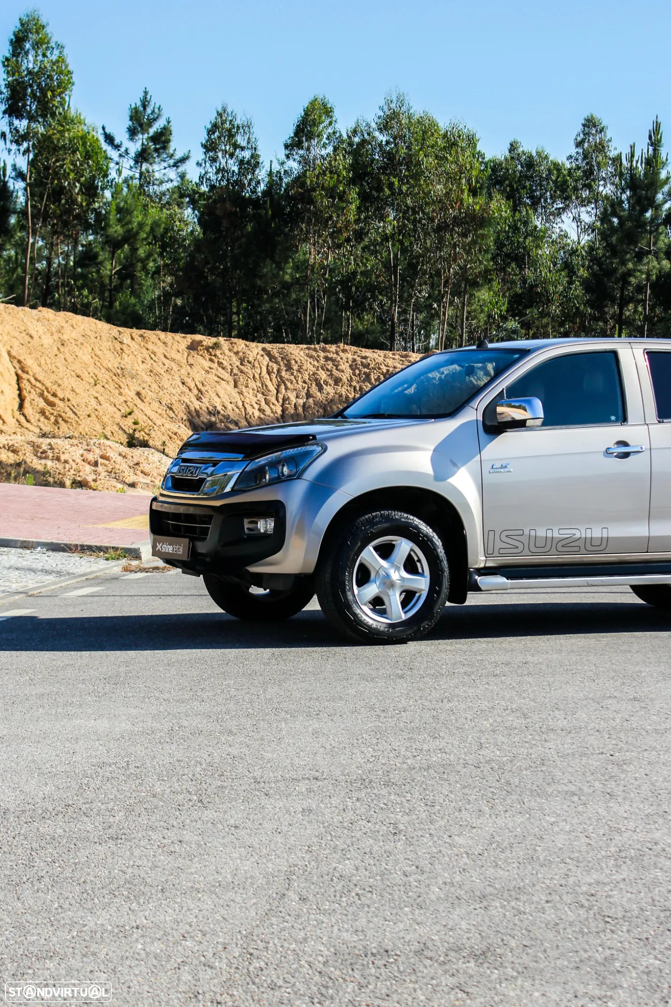 Isuzu D-Max 2.5 DTi CD 4WD LS Sport Edition - 2