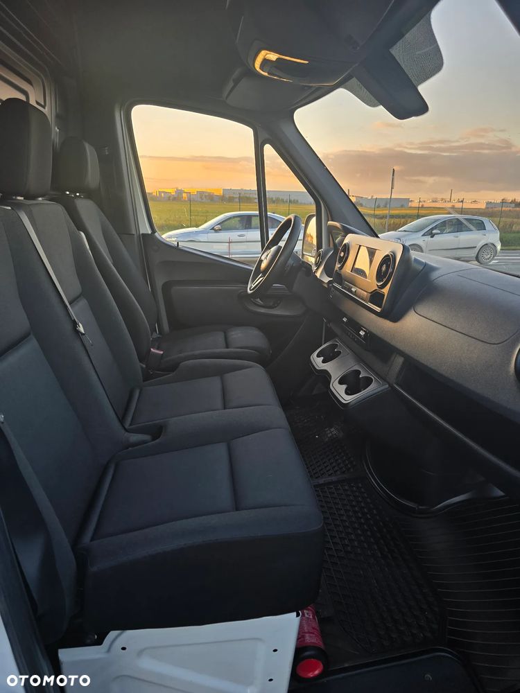 Mercedes-Benz Sprinter - 15