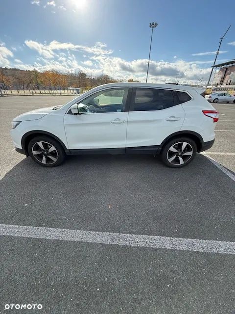 Nissan Qashqai 1.2 DIG-T N-Connecta EU6 - 3