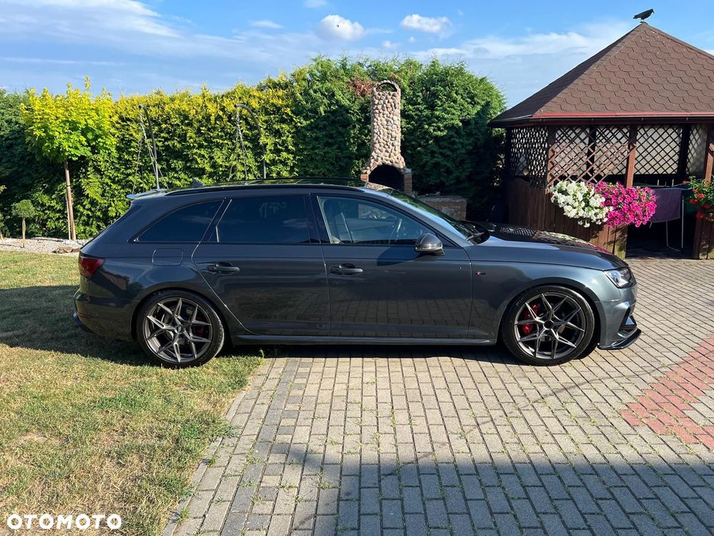 Audi A4 Avant 2.0 TDI Quattro S tronic - 33