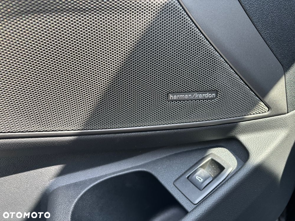 BMW Seria 3 M340i xDrive - 22