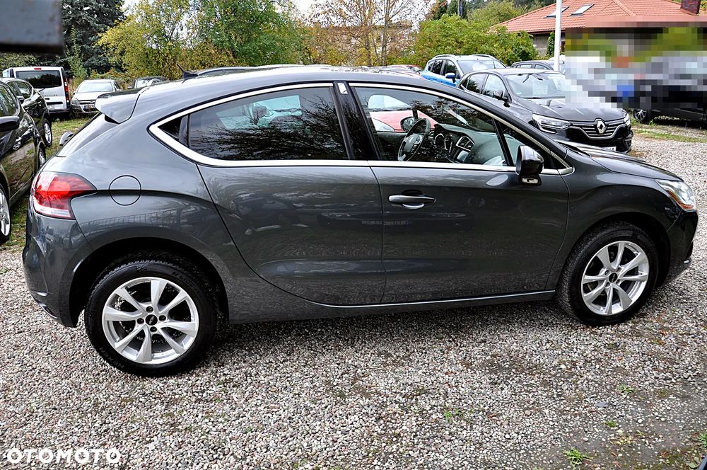 Citroën DS4 1.6 HDi SoChic - 10
