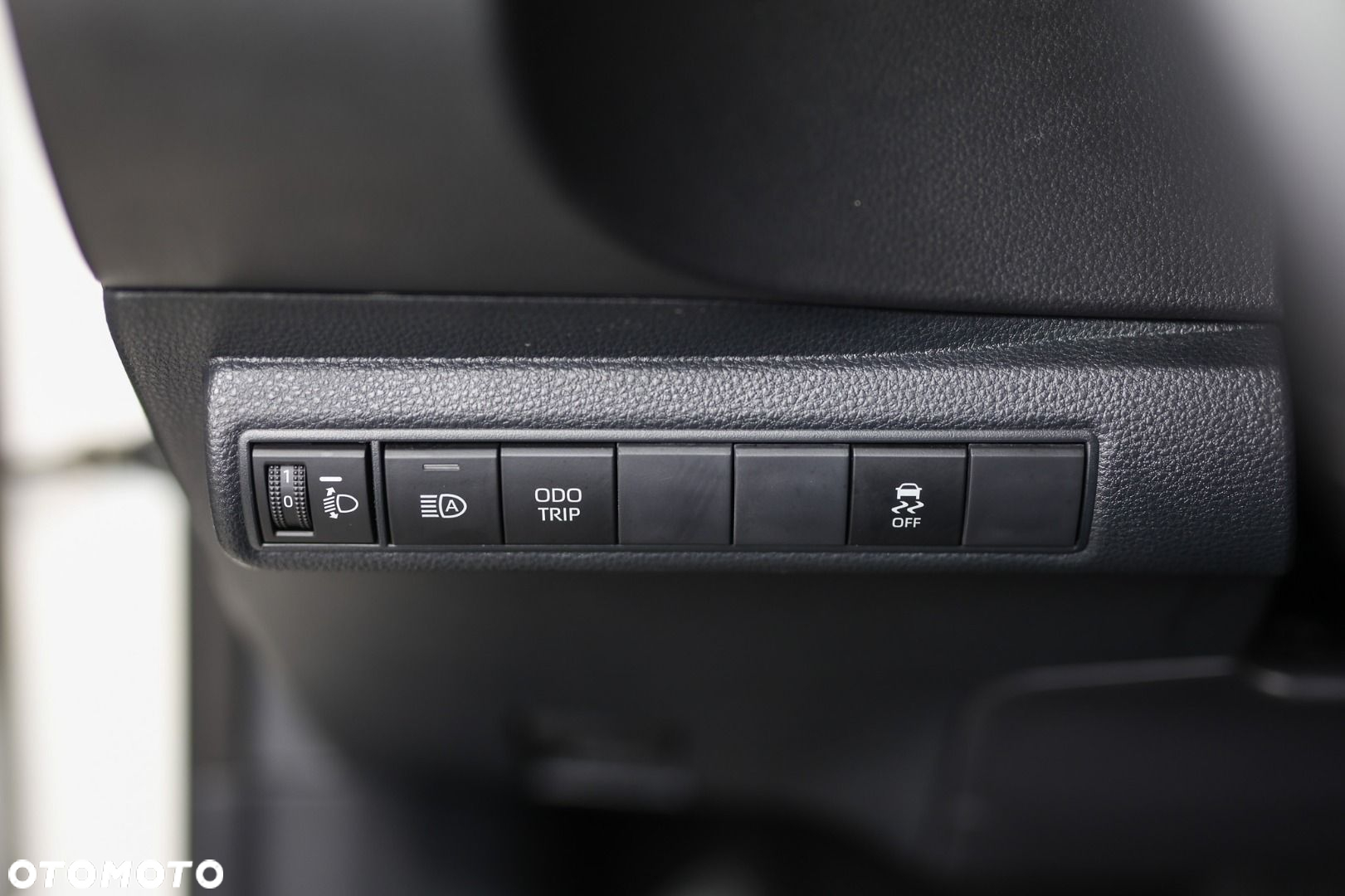 Toyota Corolla - 12