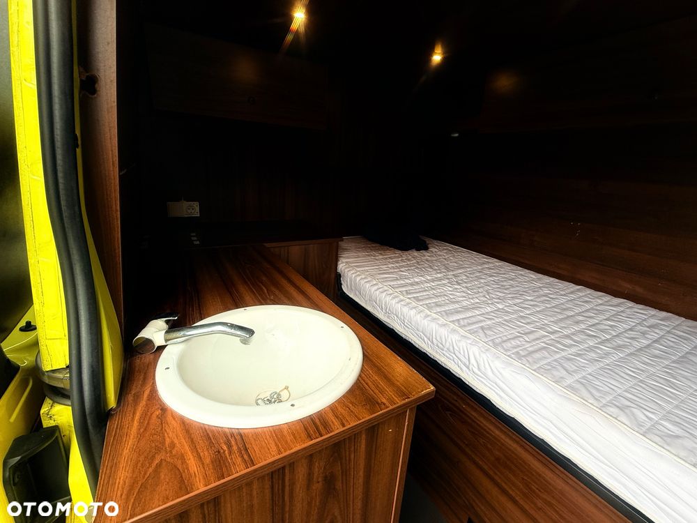 Mercedes-Benz Sprinter - 5